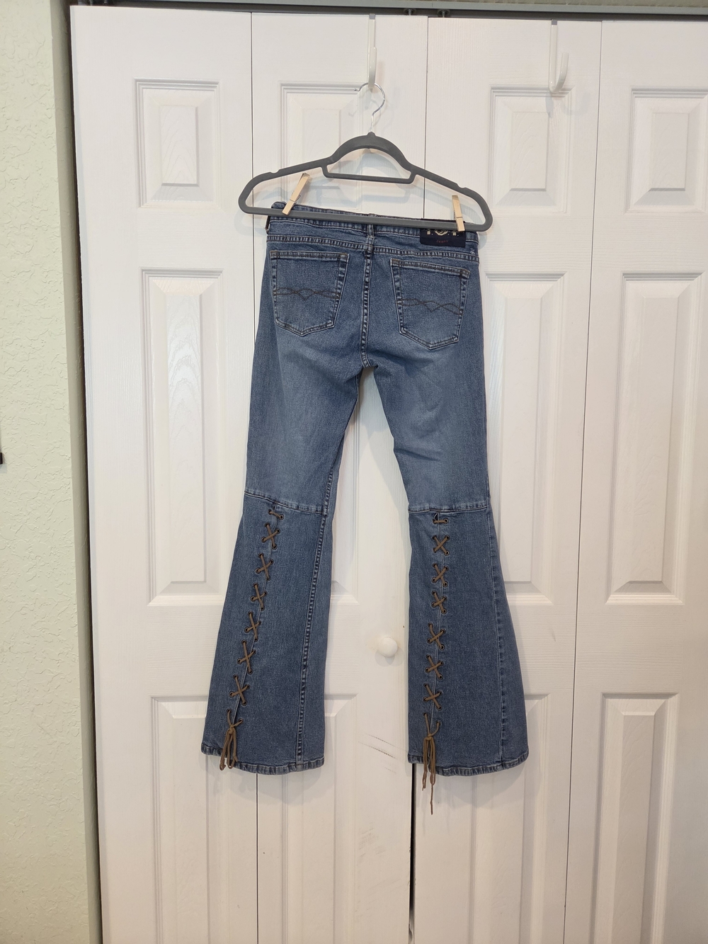 Vintage 90s Y2k l.e.i Women’s Low-rise Light Blue Lace-Up Flare Jeans